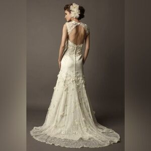 Watters Wtoo Vanessa Wedding Gown . Size 4 (street size 2 PETITE) w/ underskirt